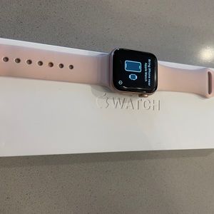 Apple iWatch series 6, 40 mm, S/M band. Rose gold